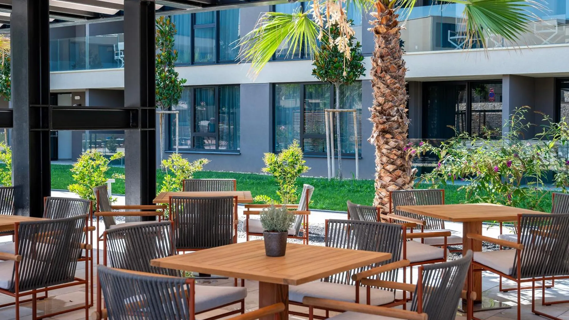 Petram Resort & Residences 萨武德里亚