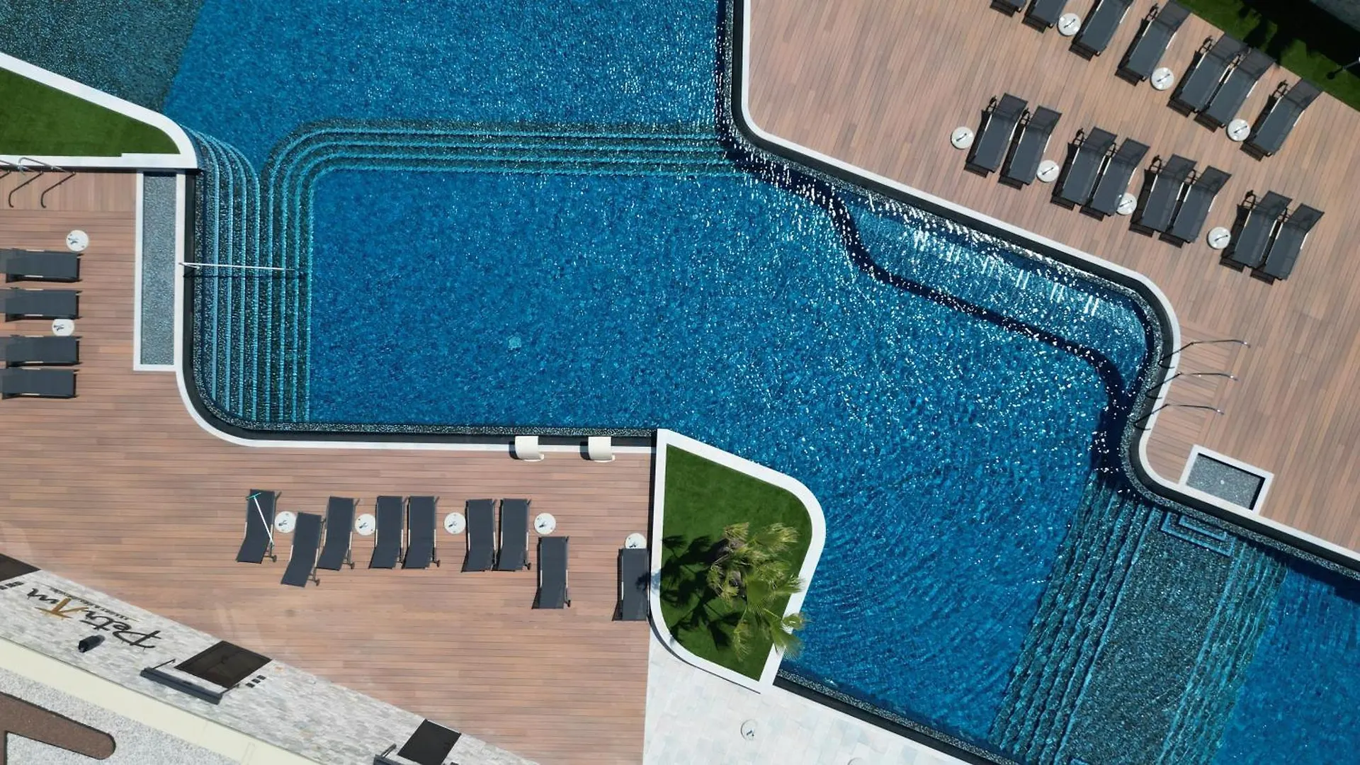 Petram Resort & Residences 萨武德里亚 公寓式酒店