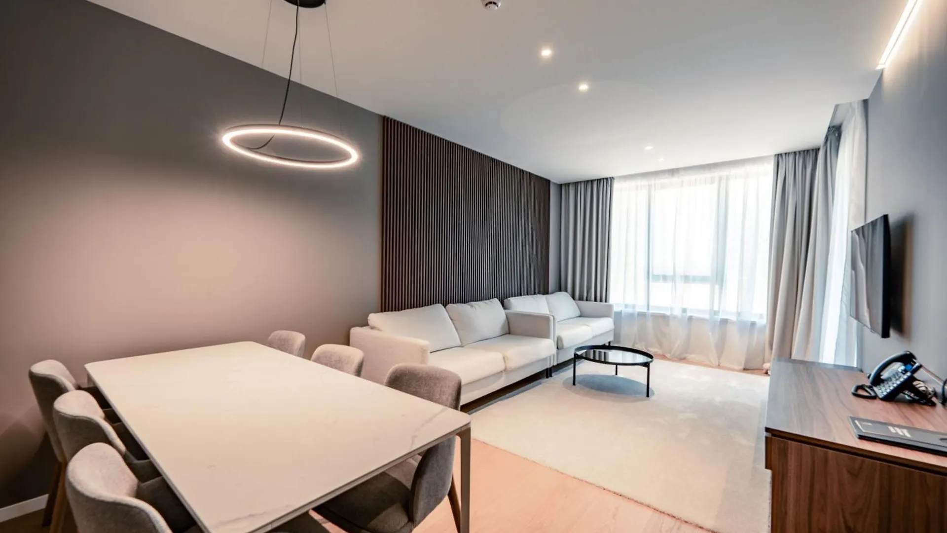 Petram Resort & Residences 萨武德里亚 公寓式酒店